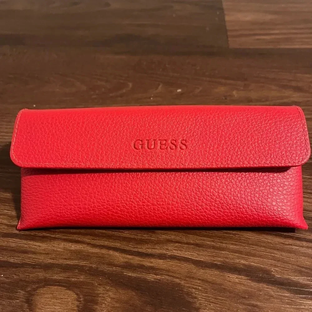 GUESS Unisex Red Pebbled Leather Glasses Case - Picture 1 of 5